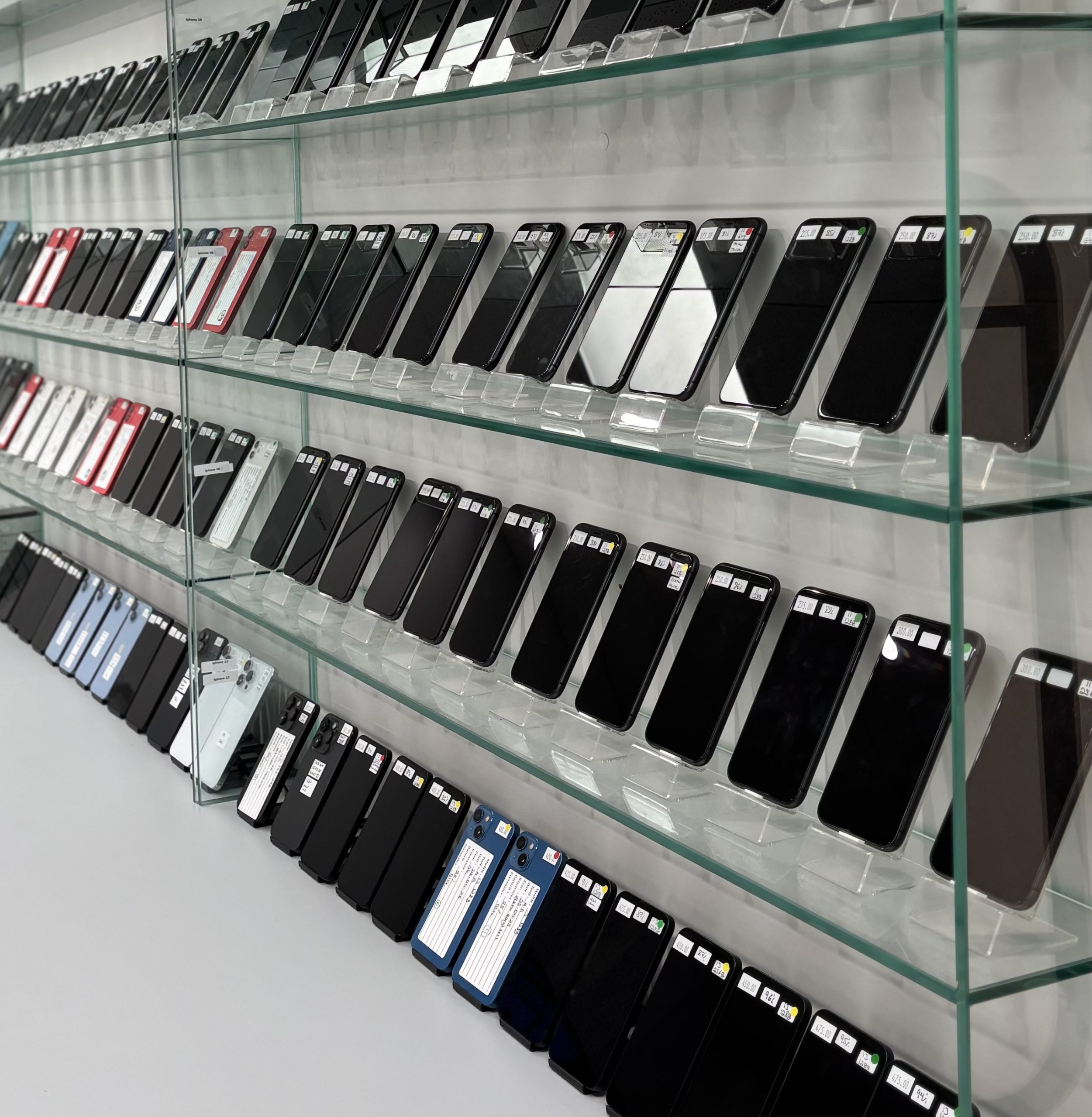 Le présentoire du magasin de St-Jérome toujours bien rempli...